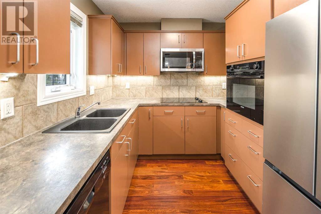Single Family House 4 Level for Sale in  Royal Oak Lane NW Royal Oak Calgary 