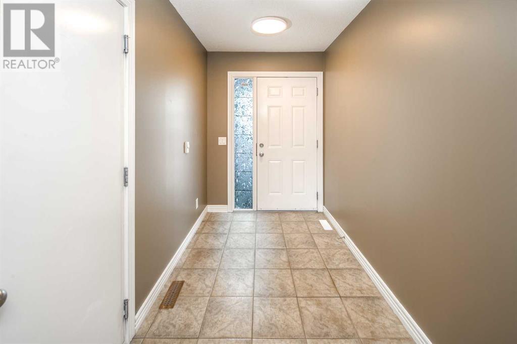 Single Family House 4 Level for Sale in  Royal Oak Lane NW Royal Oak Calgary 