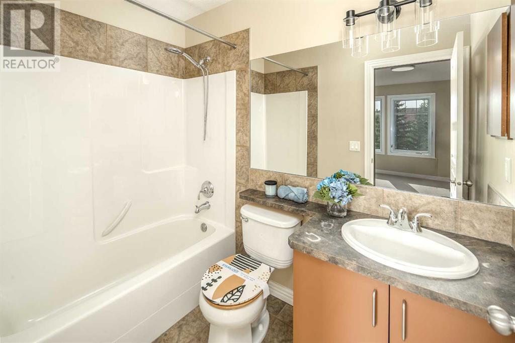 Single Family House 4 Level for Sale in  Royal Oak Lane NW Royal Oak Calgary 