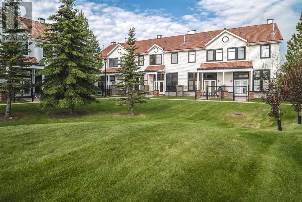 Single Family House 4 Level for Sale in  Royal Oak Lane NW Royal Oak Calgary 