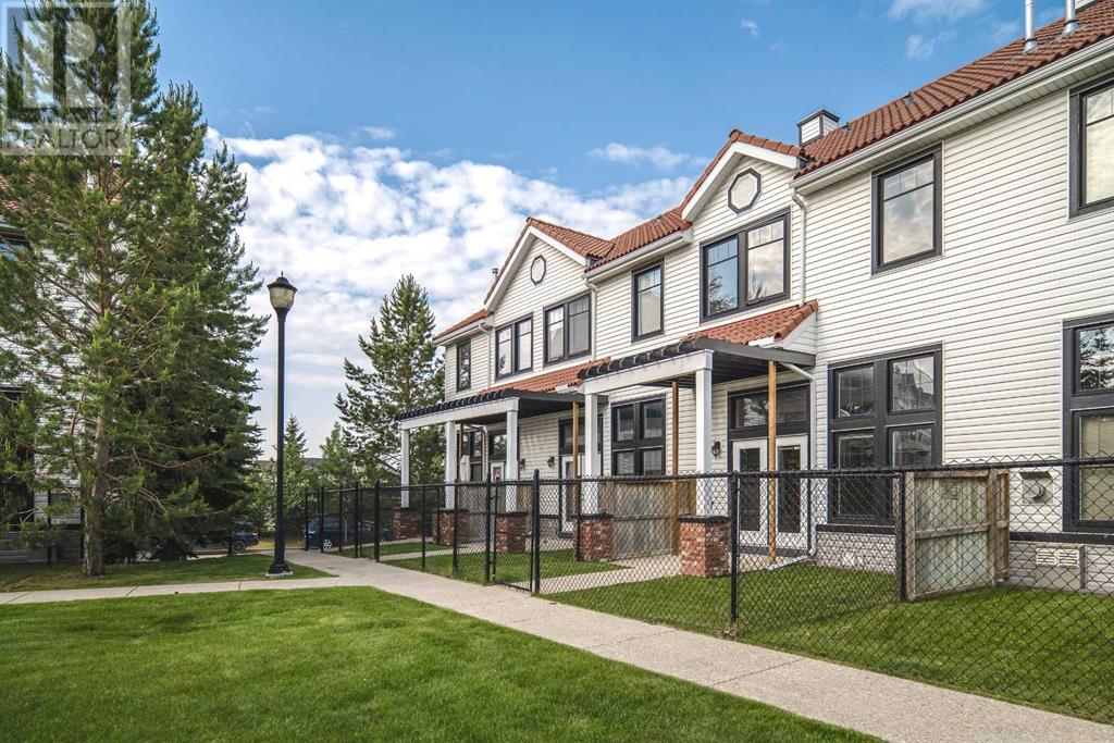 44 Royal Oak Lane NW, Calgary, Alberta