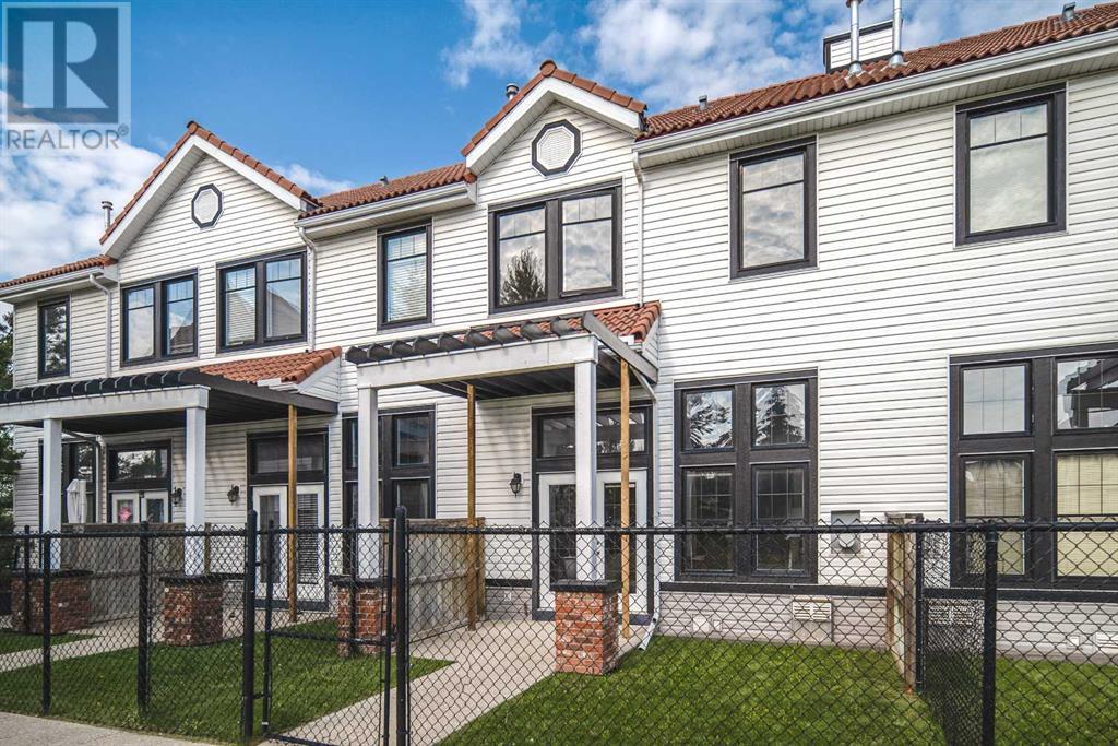 Single Family House 4 Level for Sale in  Royal Oak Lane NW Royal Oak Calgary 