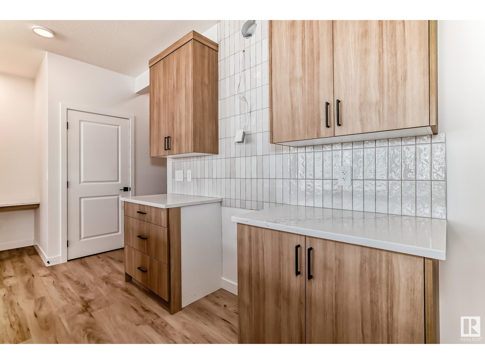 Photo 7 of 8213 Kiriak Lo Sw, Edmonton AB