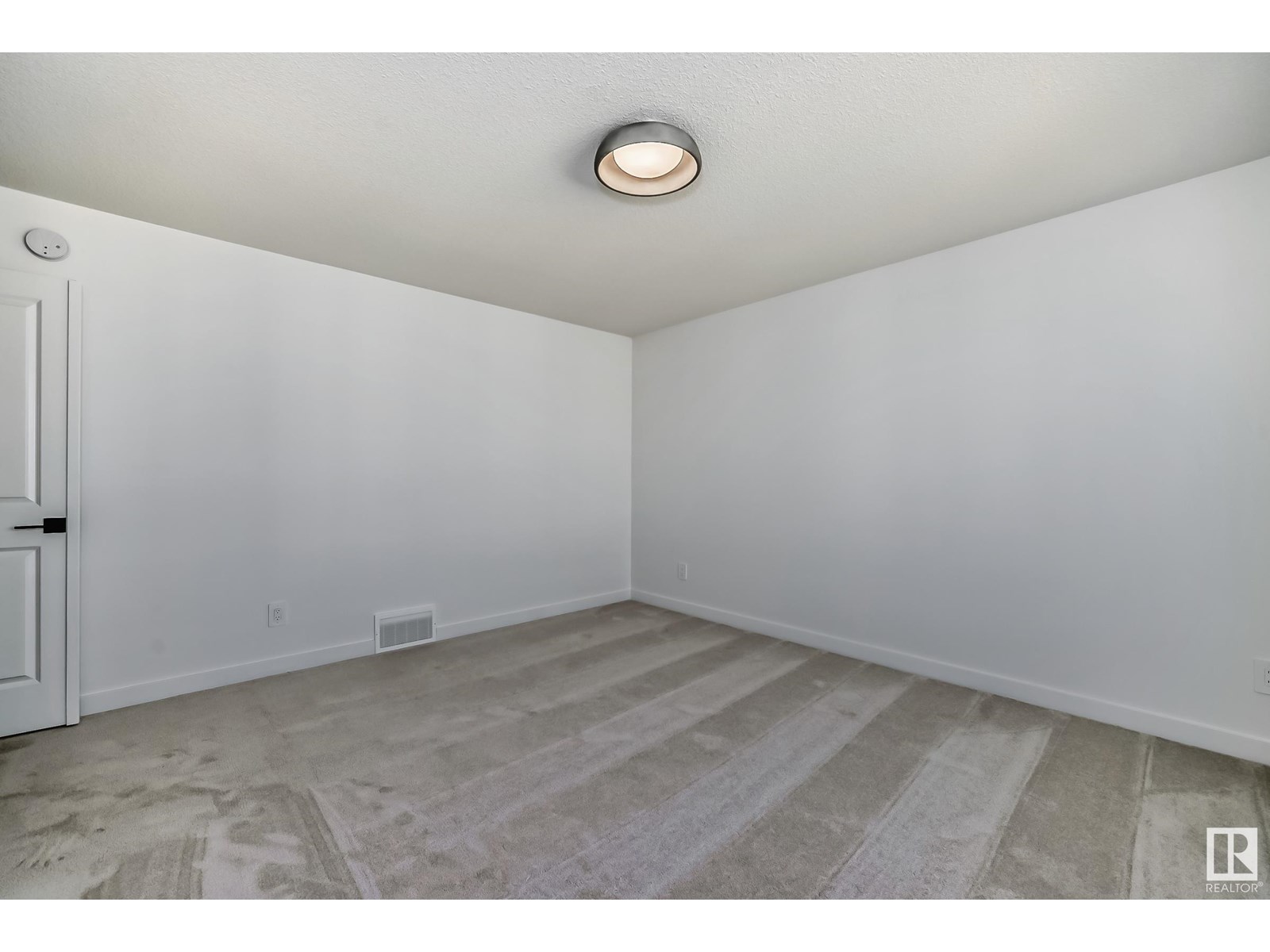Photo 22 of 8213 Kiriak Lo Sw, Edmonton AB