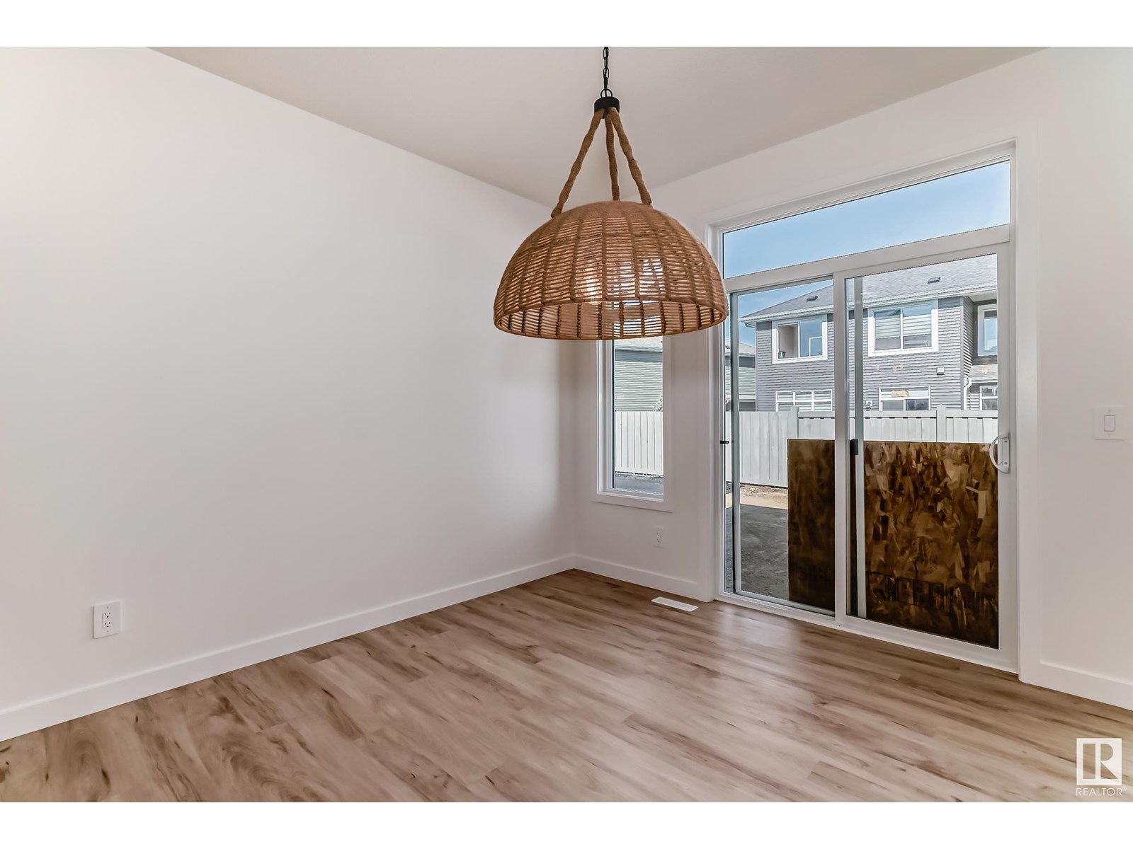 Photo 6 of 8213 Kiriak Lo Sw, Edmonton AB