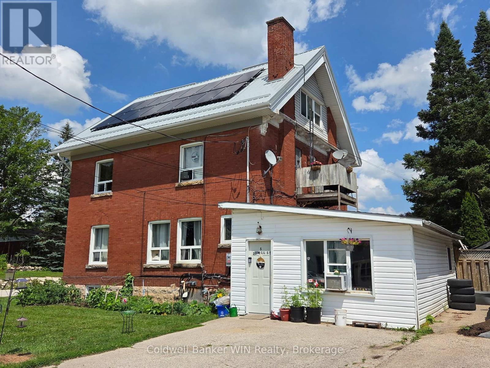 Photo 2 of 211 Mill Street E, West Grey ON