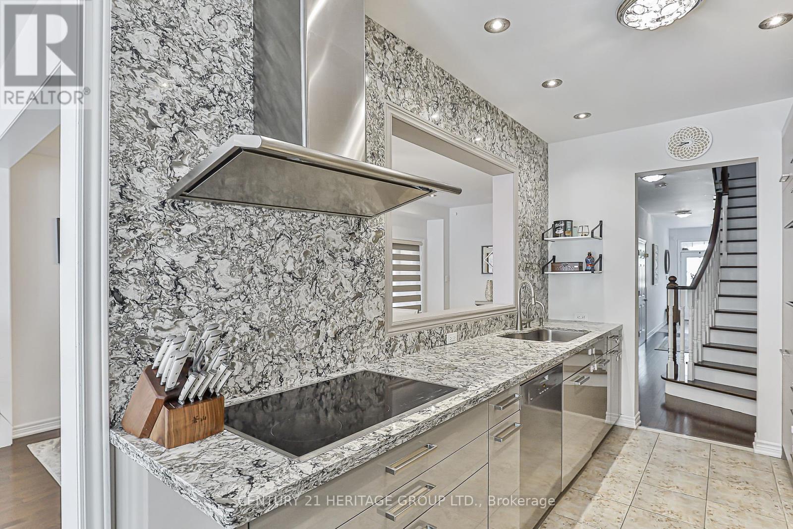 Single Family House for Sale in  LADY LORETTA LANE Vaughan (Patterson) 
