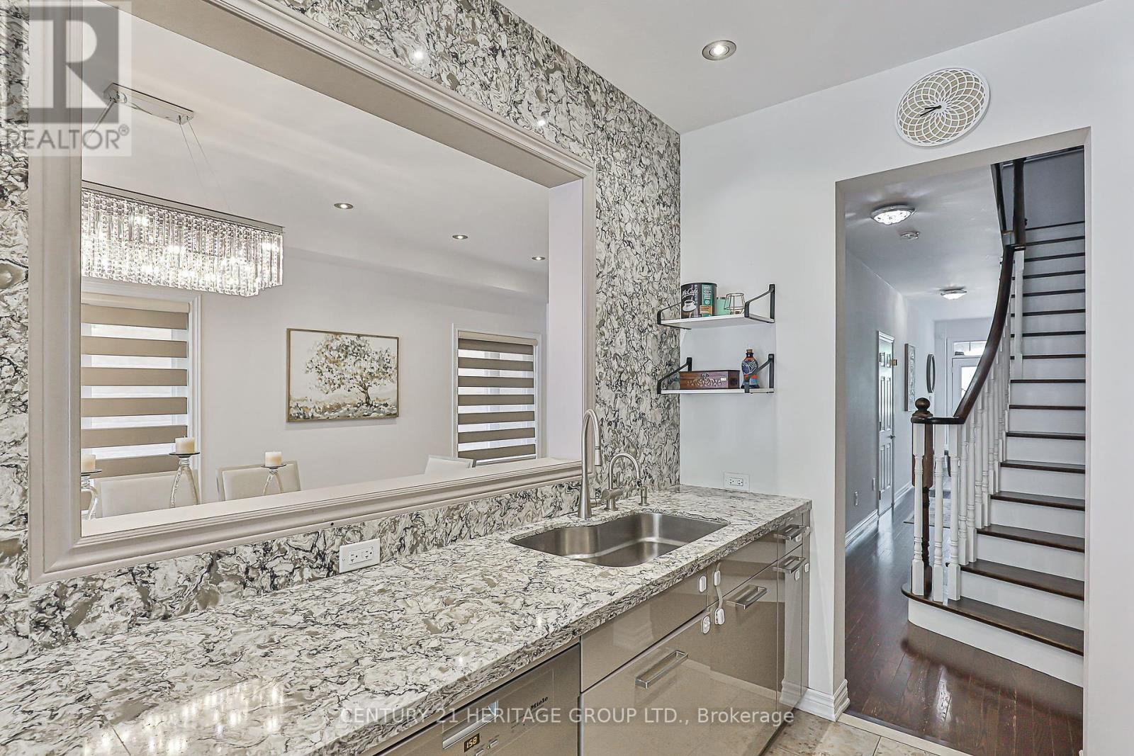 Single Family House for Sale in  LADY LORETTA LANE Vaughan (Patterson) 