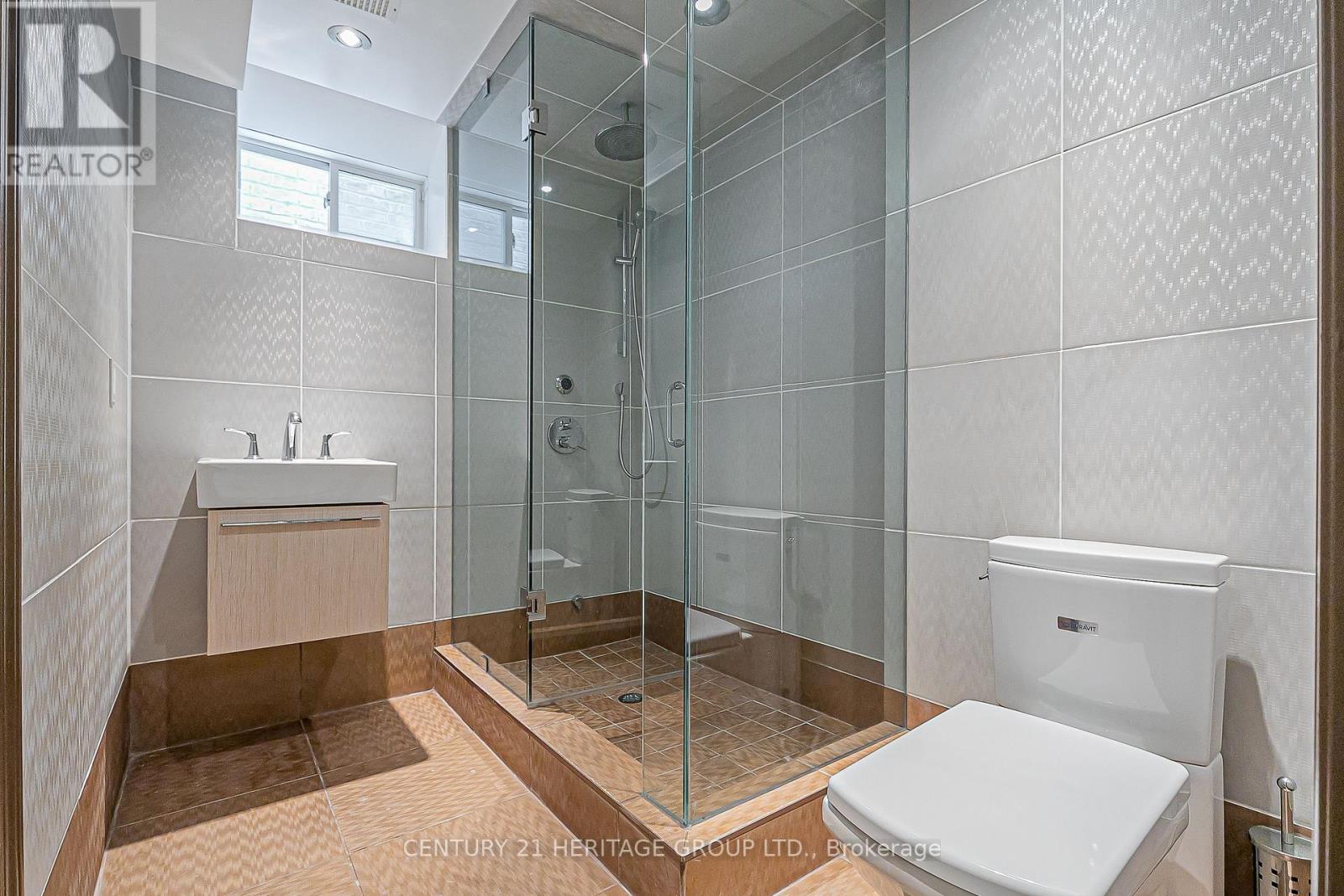 Single Family House for Sale in  LADY LORETTA LANE Vaughan (Patterson) 