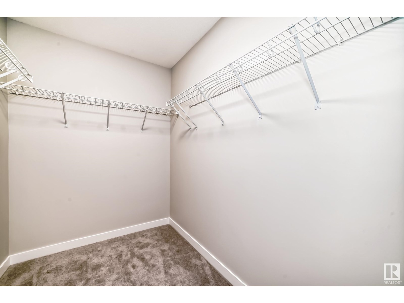Photo 12 of 2909 65 St Sw, Edmonton AB