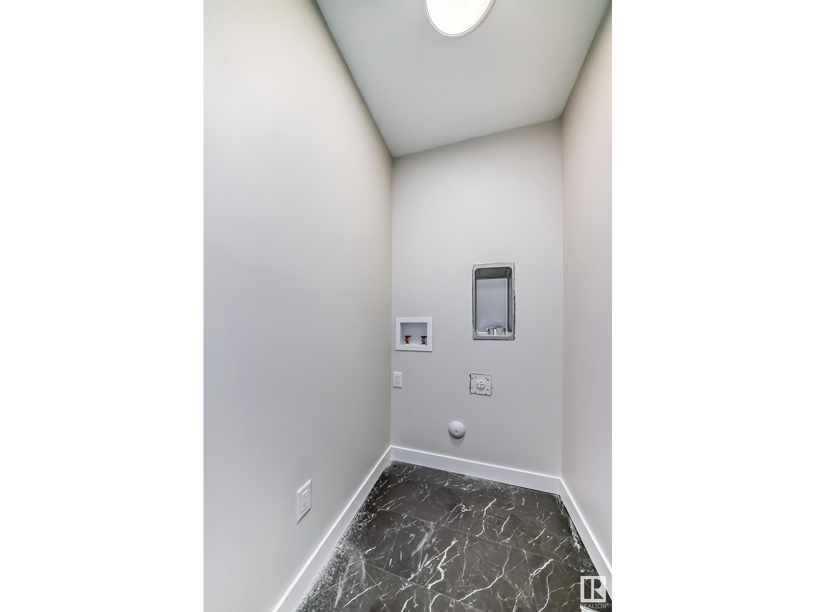 Photo 16 of 2909 65 St Sw, Edmonton AB