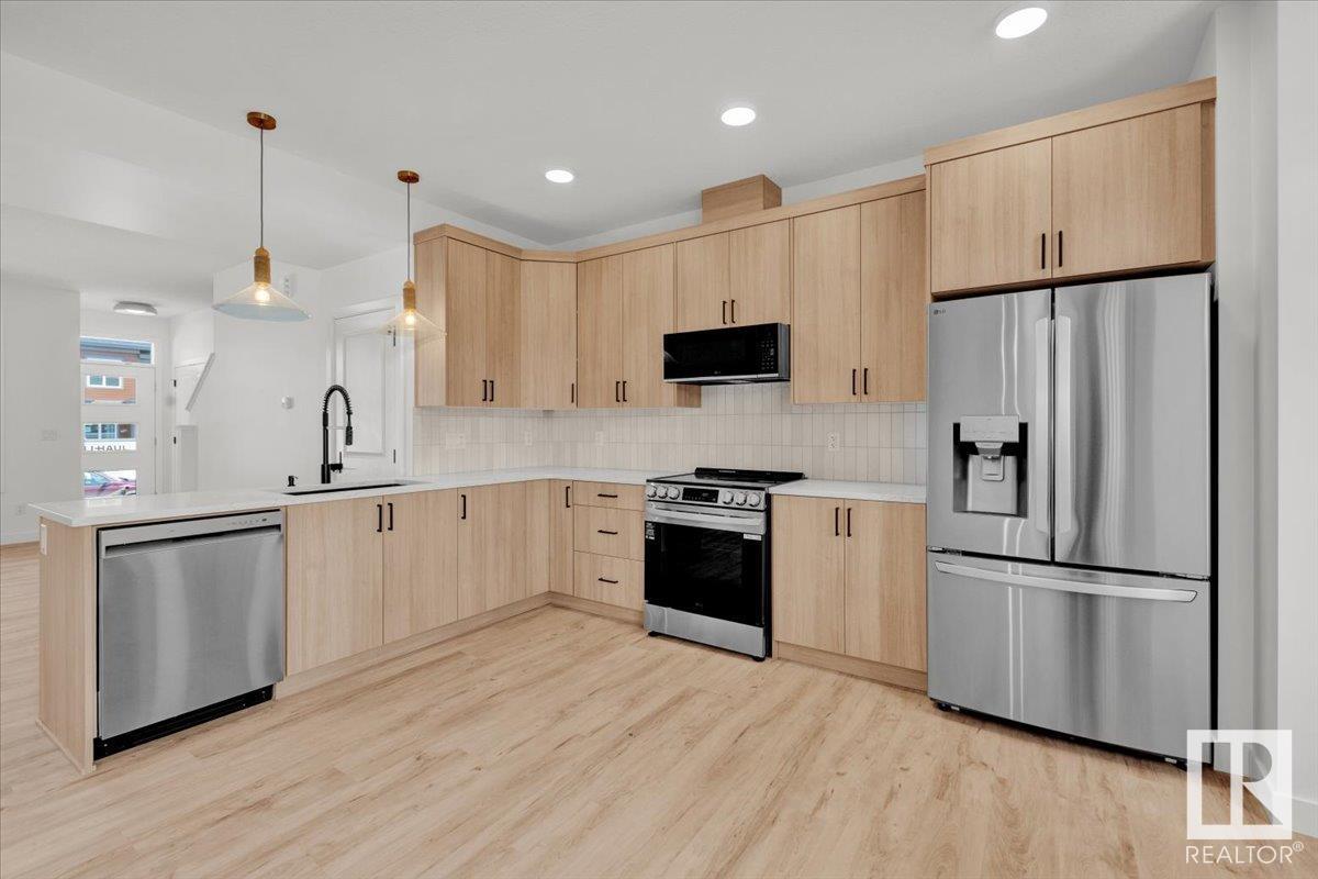 Photo 8 of 1341 Keswick Dr Sw, Edmonton AB