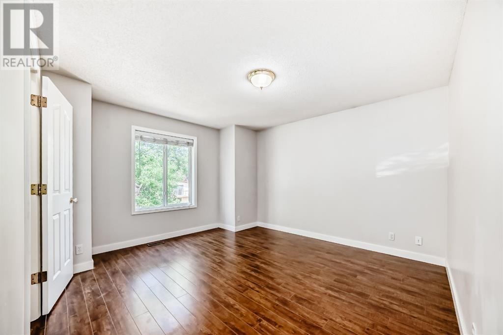 Single Family House for Sale in    Street SW Killarney/Glengarry Calgary 
