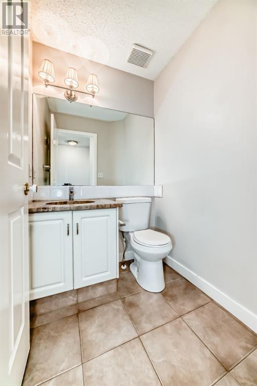 Single Family House for Sale in    Street SW Killarney/Glengarry Calgary 