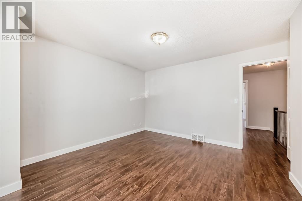 Single Family House for Sale in    Street SW Killarney/Glengarry Calgary 