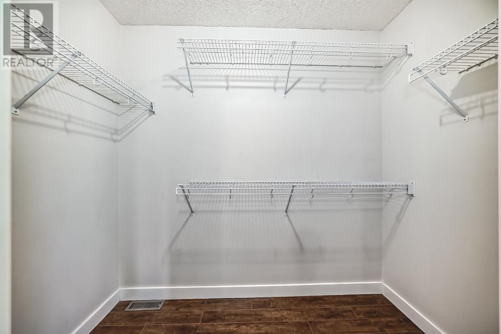 Single Family House for Sale in    Street SW Killarney/Glengarry Calgary 