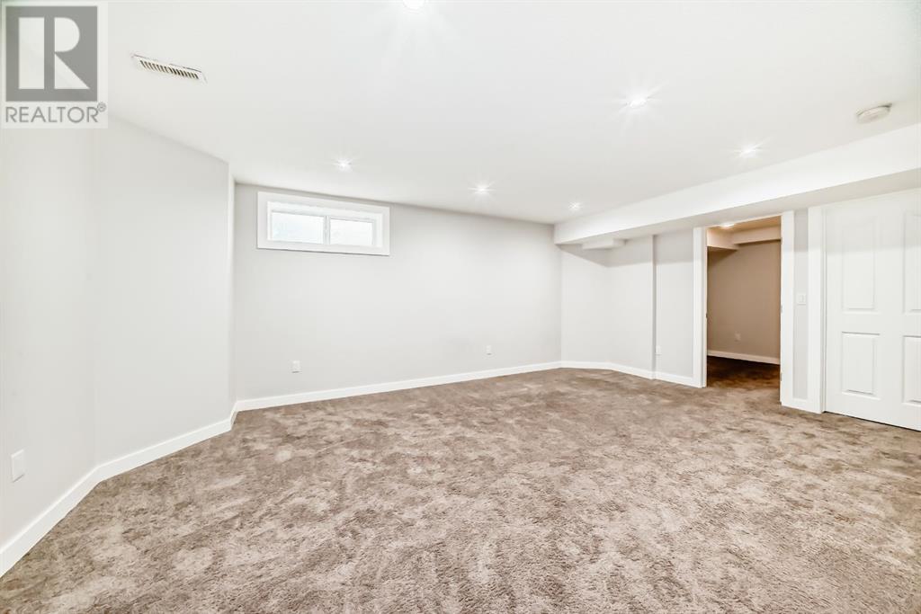 Single Family House for Sale in    Street SW Killarney/Glengarry Calgary 