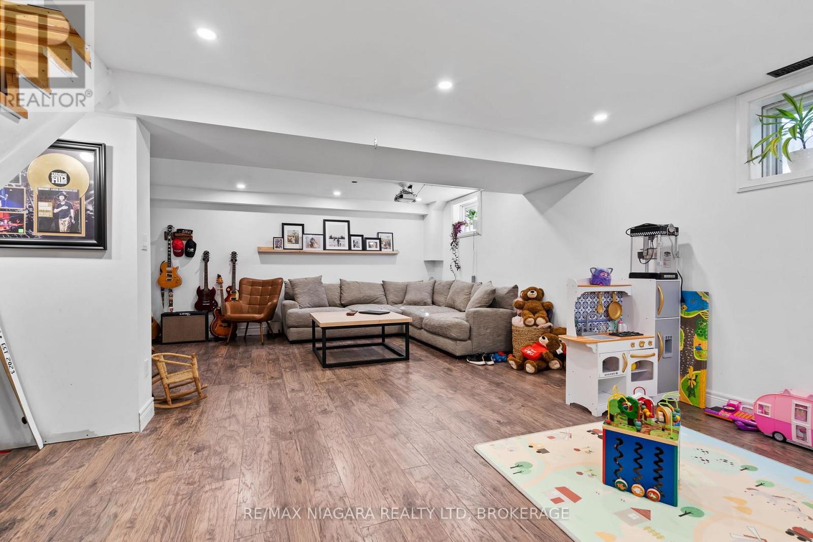Photo 3 of 11748 Summerland Avenue, Wainfleet ON