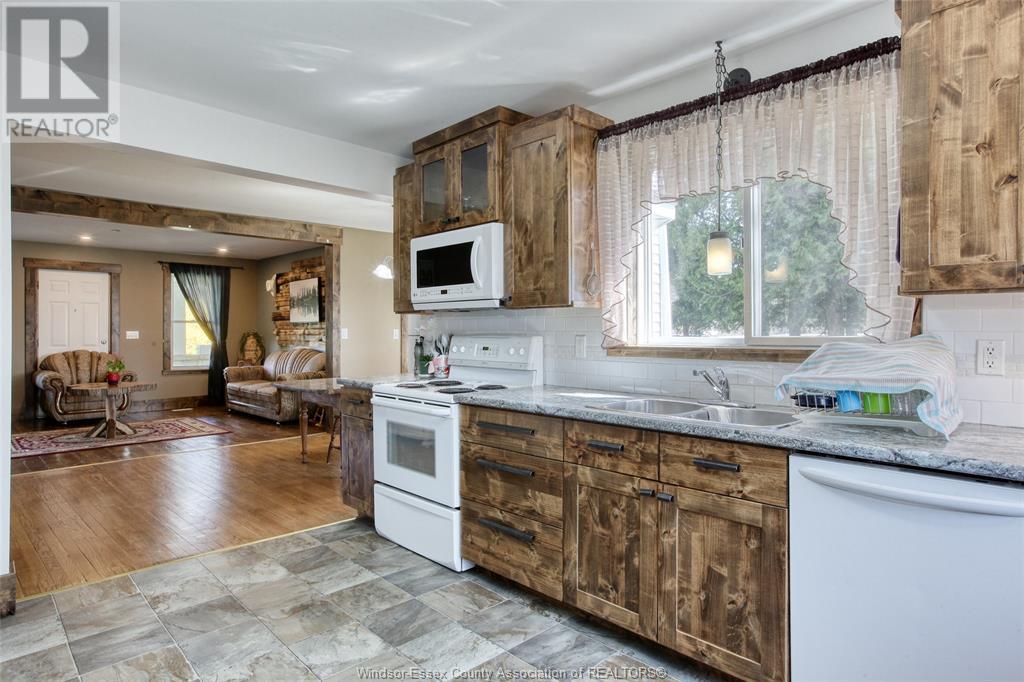 Photo 43 of 641 Road 3, Kingsville ON