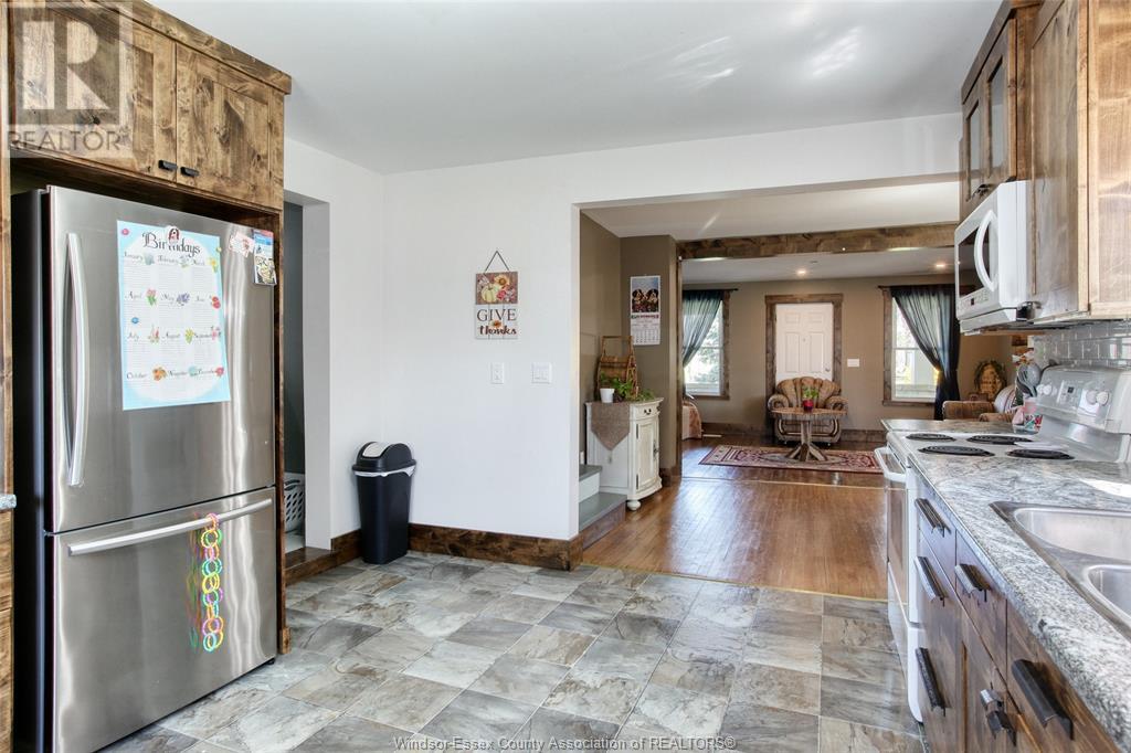 Photo 9 of 641 Road 3, Kingsville ON