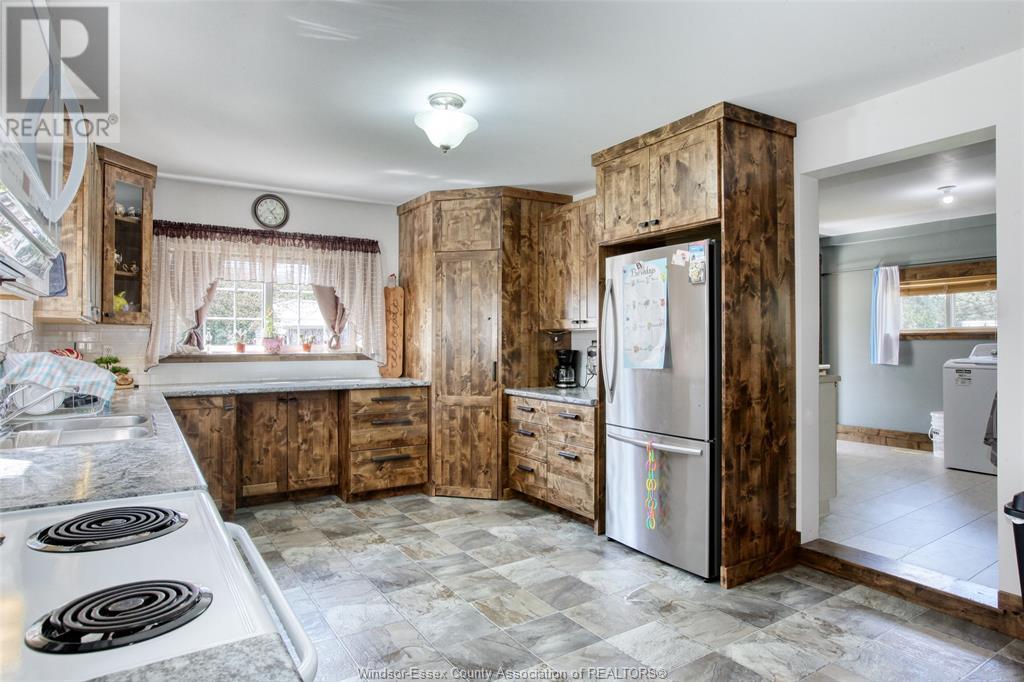 Photo 6 of 641 Road 3, Kingsville ON