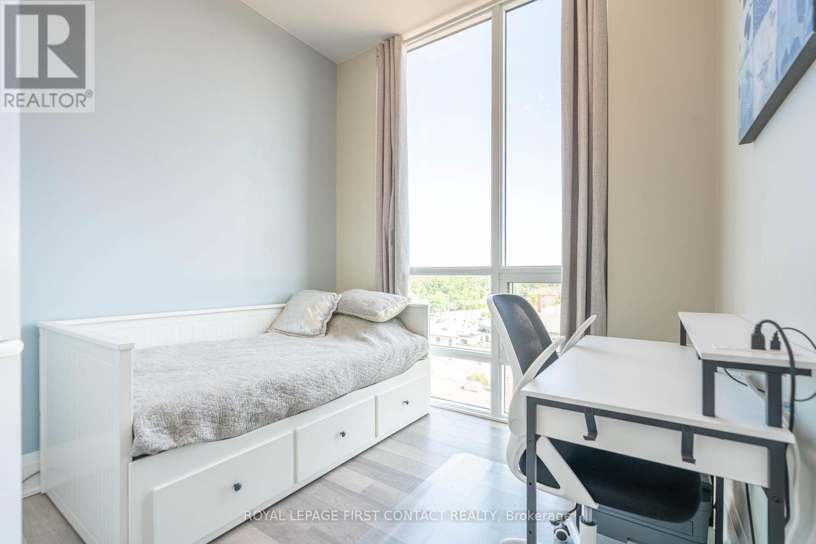 Photo 10 of Ph 5 111 Worsley Street, Barrie ON