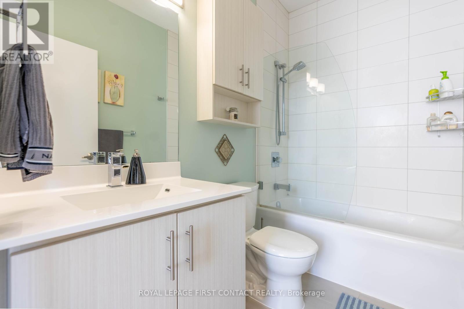 Photo 11 of Ph 5 111 Worsley Street, Barrie ON