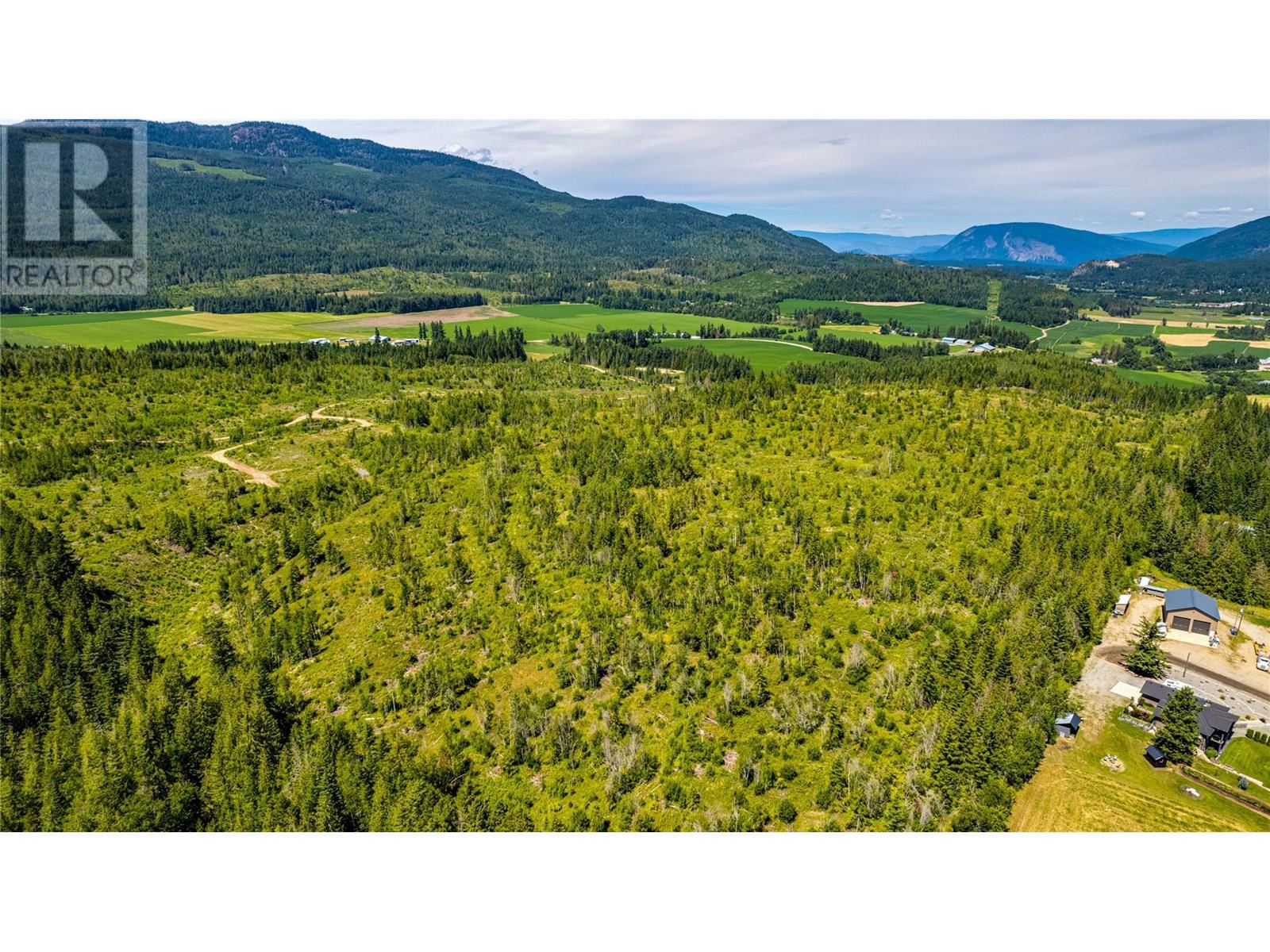 800 Goosen Road, Enderby