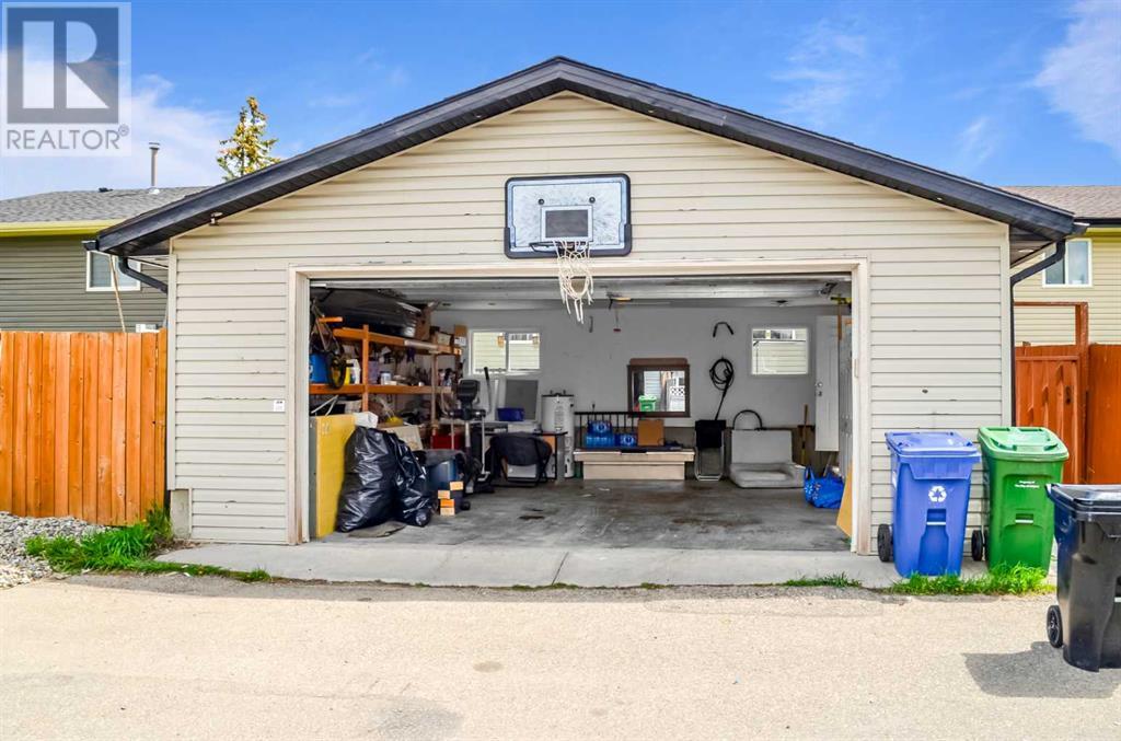 Single Family House Bungalow for Sale in  Falmere Road NE Falconridge Calgary 