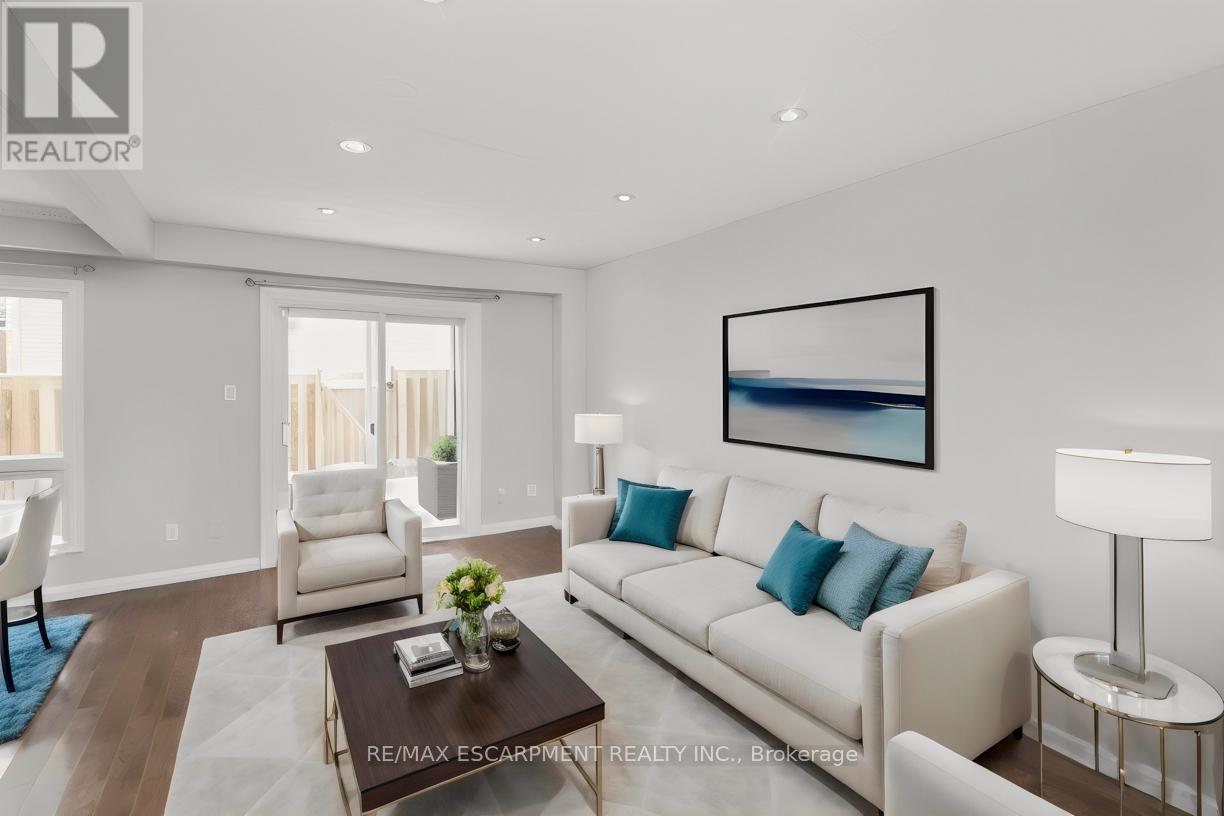 Photo 4 of 35 14 Derby Street, Hamilton ON