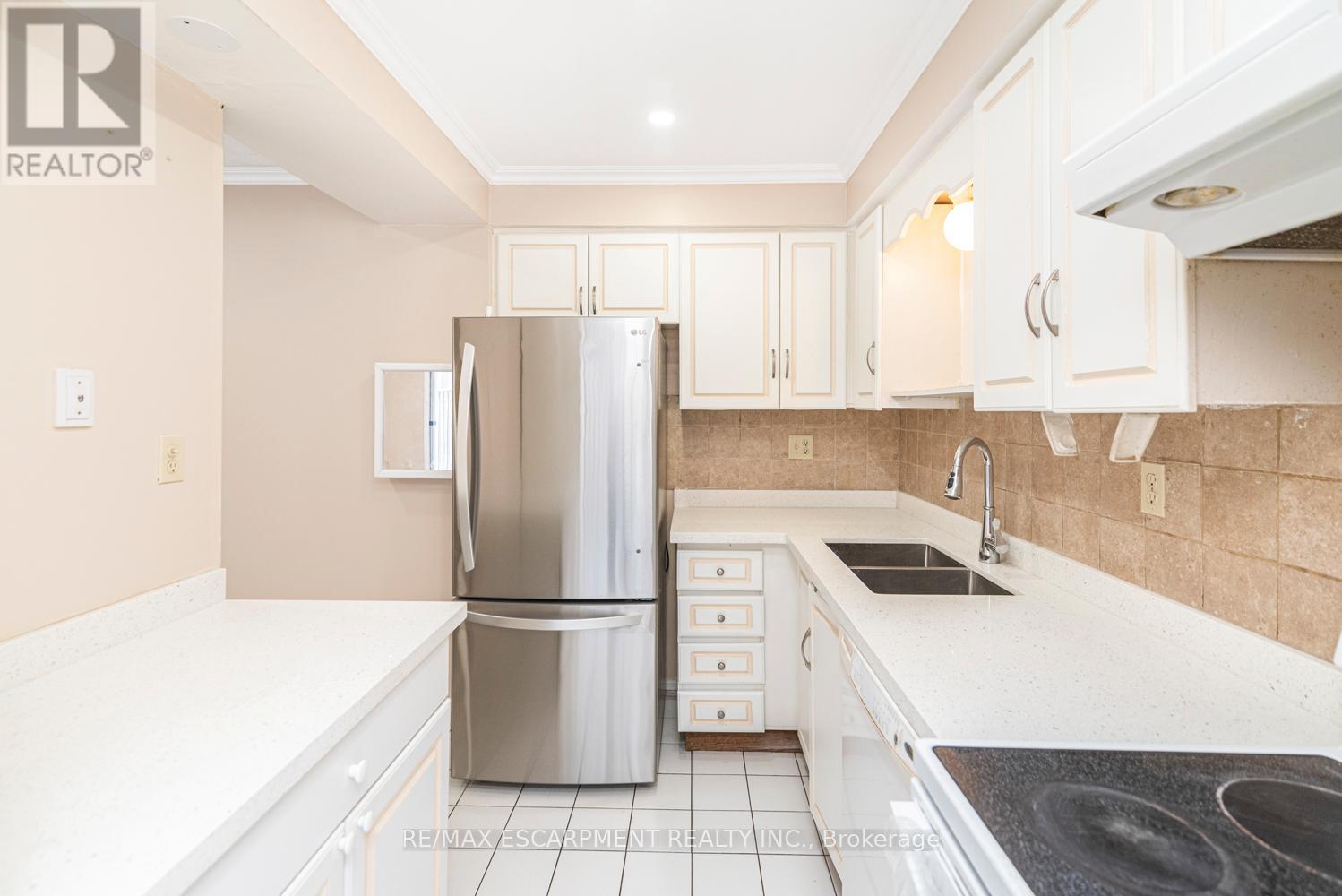 Photo 45 of 35 14 Derby Street, Hamilton ON