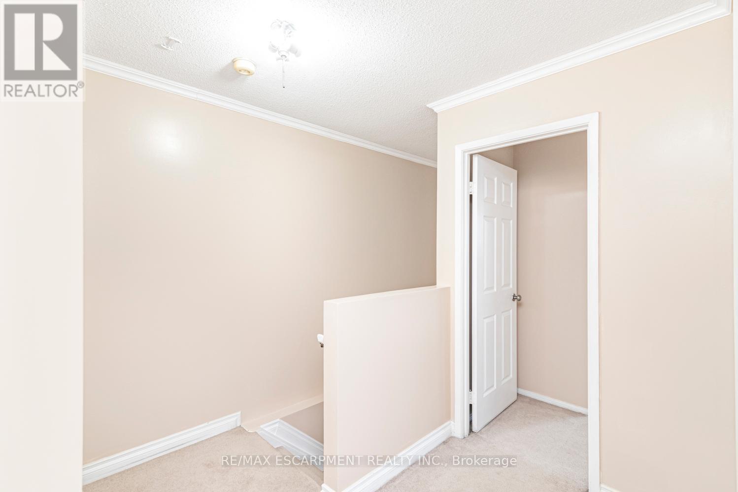 Photo 44 of 35 14 Derby Street, Hamilton ON