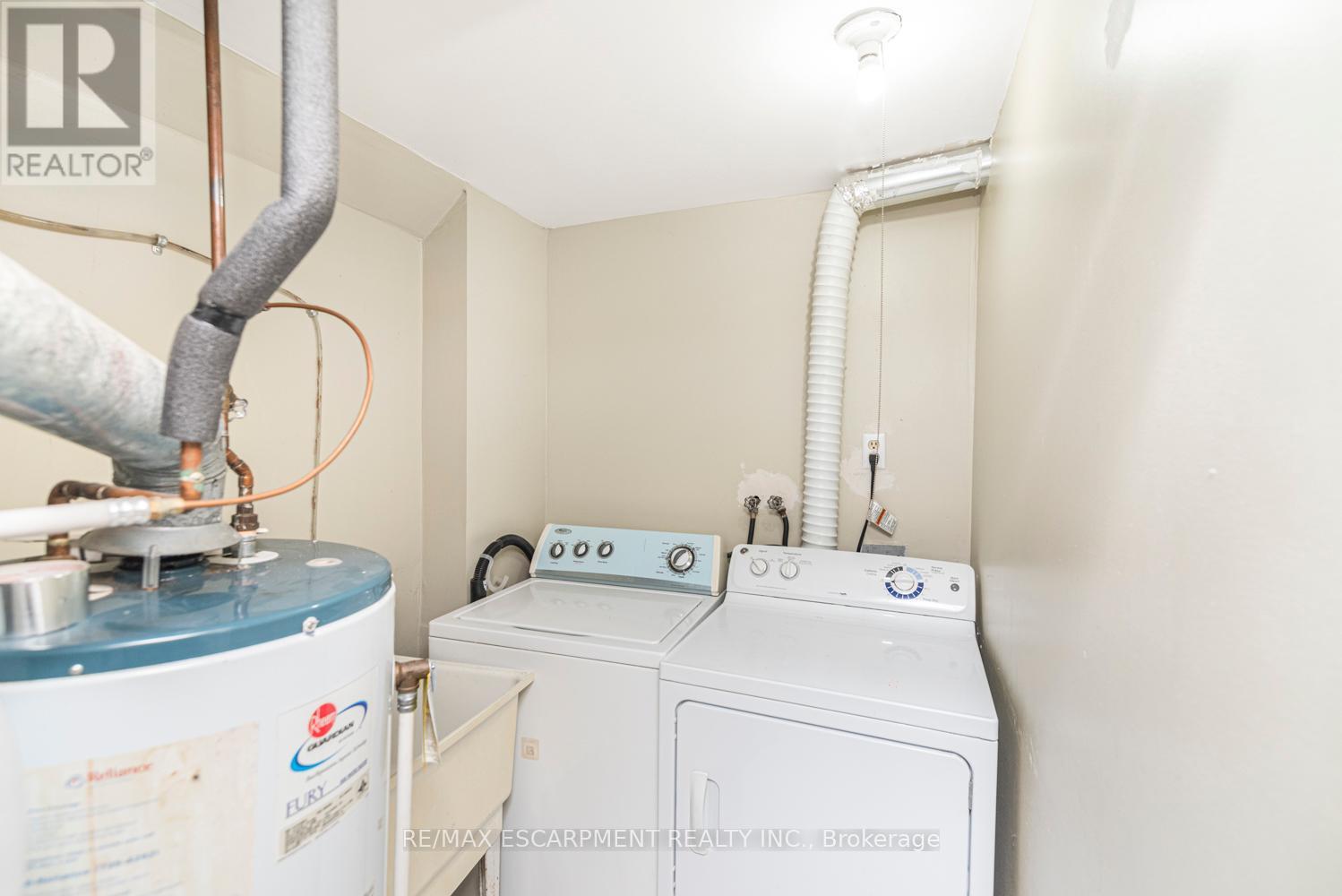 Photo 43 of 35 14 Derby Street, Hamilton ON