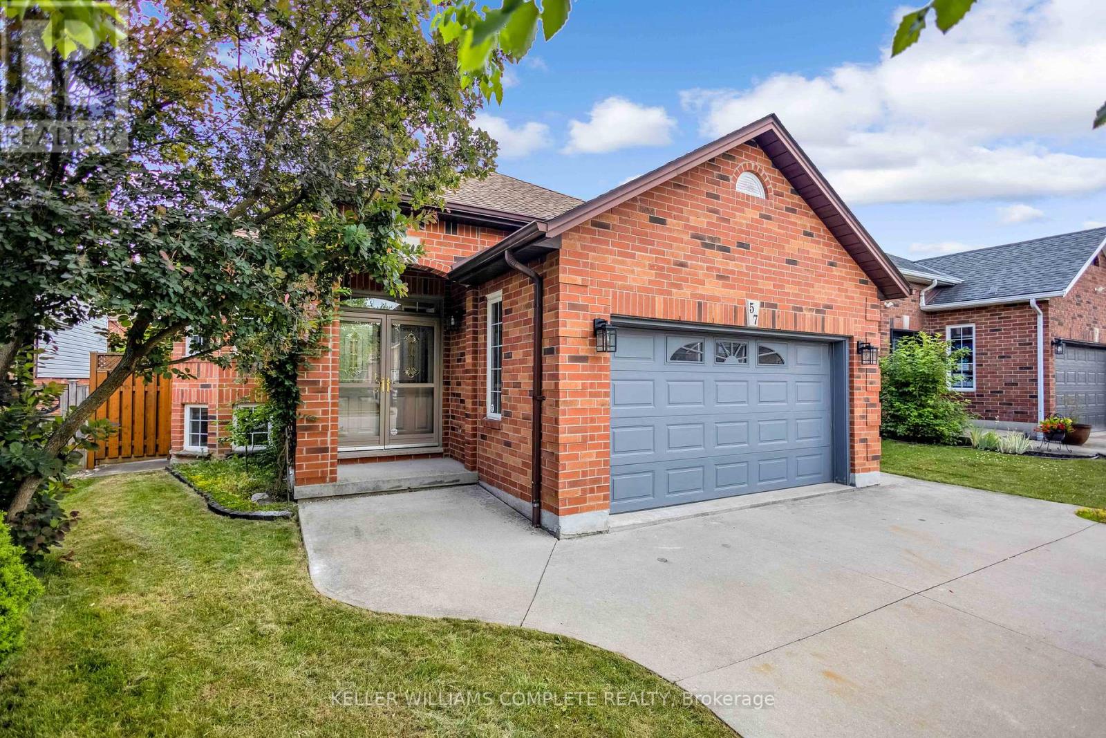 Single Family House Raised bungalow for Sale in  HEPBURN CRESCENT Hamilton (Mountview) 