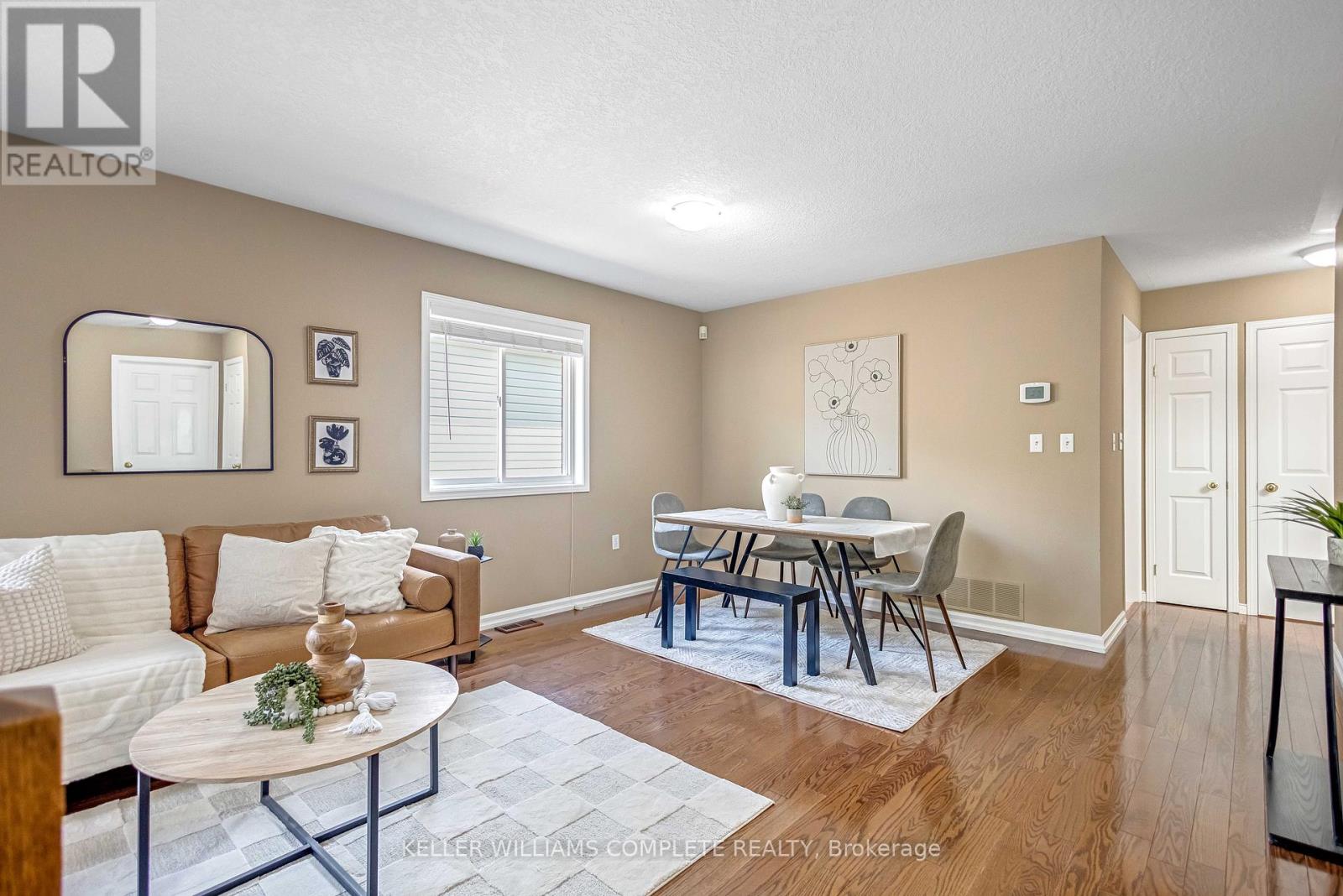 Single Family House Raised bungalow for Sale in  HEPBURN CRESCENT Hamilton (Mountview) 