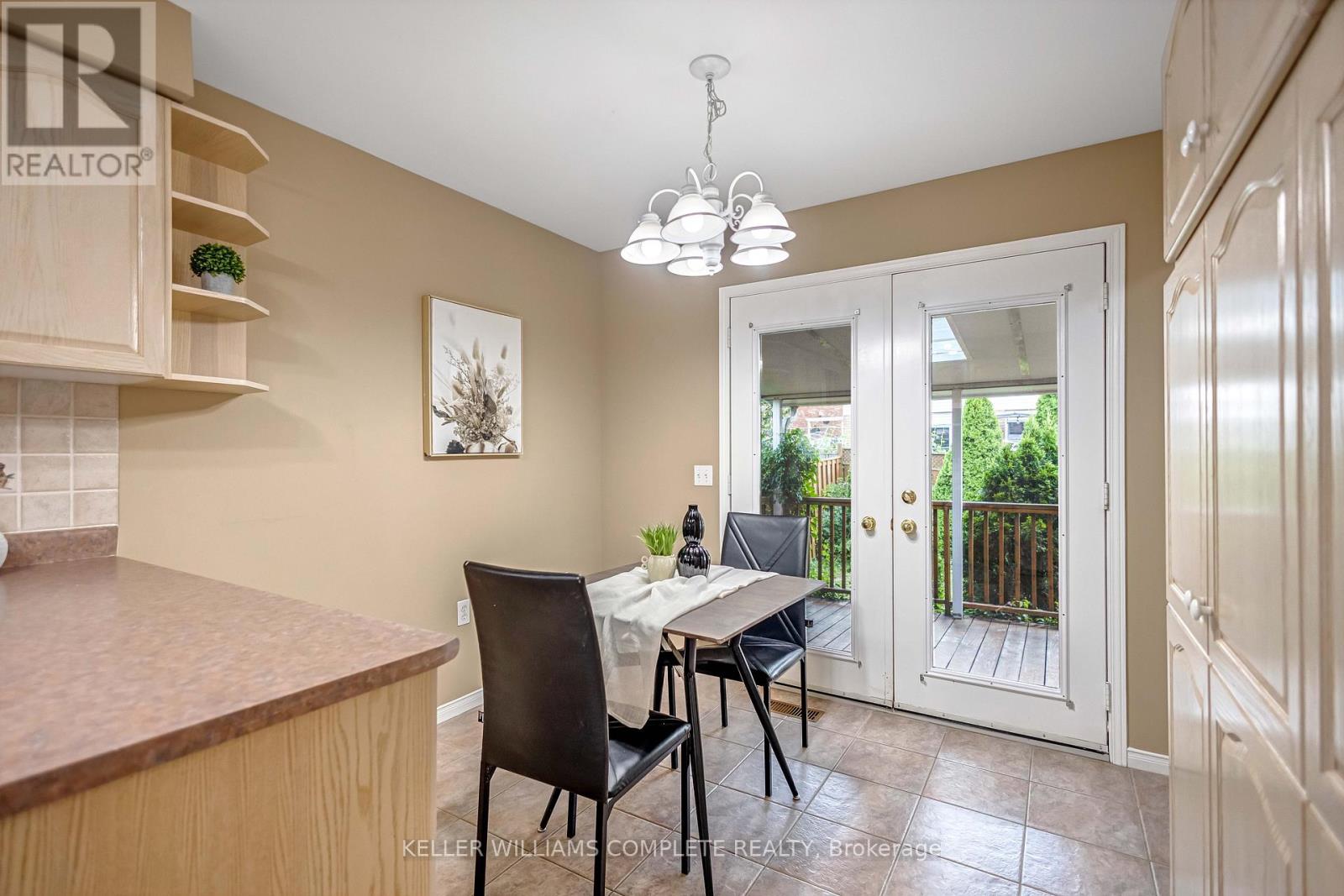 Single Family House Raised bungalow for Sale in  HEPBURN CRESCENT Hamilton (Mountview) 