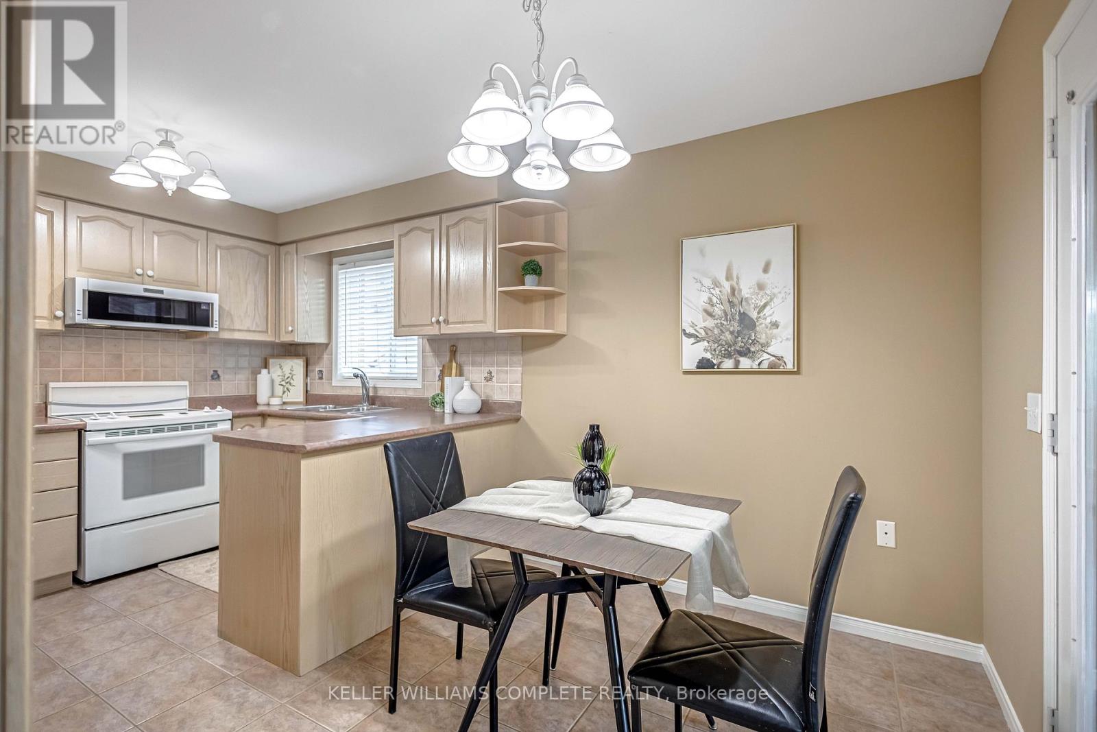 Single Family House Raised bungalow for Sale in  HEPBURN CRESCENT Hamilton (Mountview) 