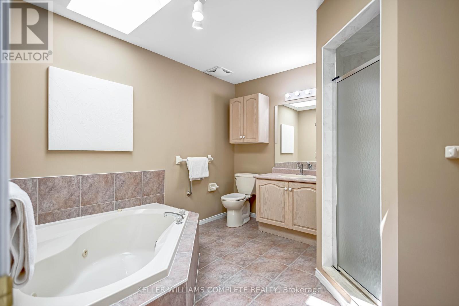 Single Family House Raised bungalow for Sale in  HEPBURN CRESCENT Hamilton (Mountview) 