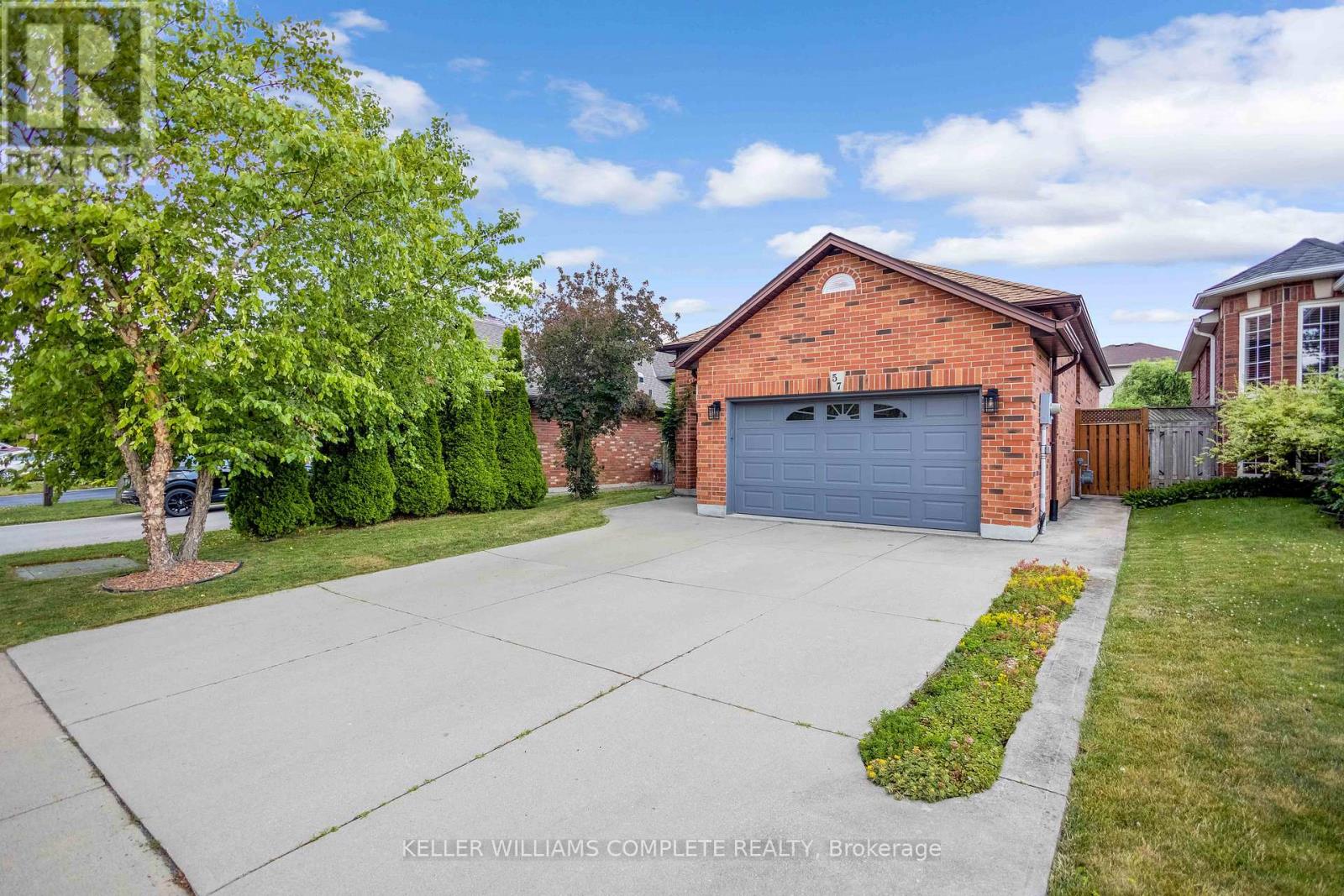 Single Family House Raised bungalow for Sale in  HEPBURN CRESCENT Hamilton (Mountview) 