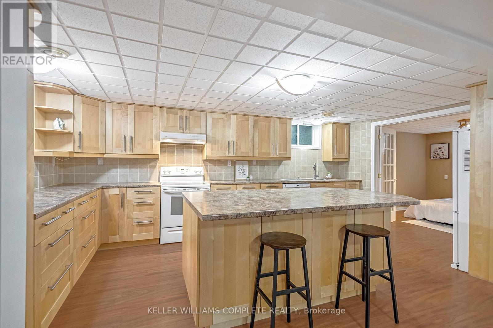 Single Family House Raised bungalow for Sale in  HEPBURN CRESCENT Hamilton (Mountview) 