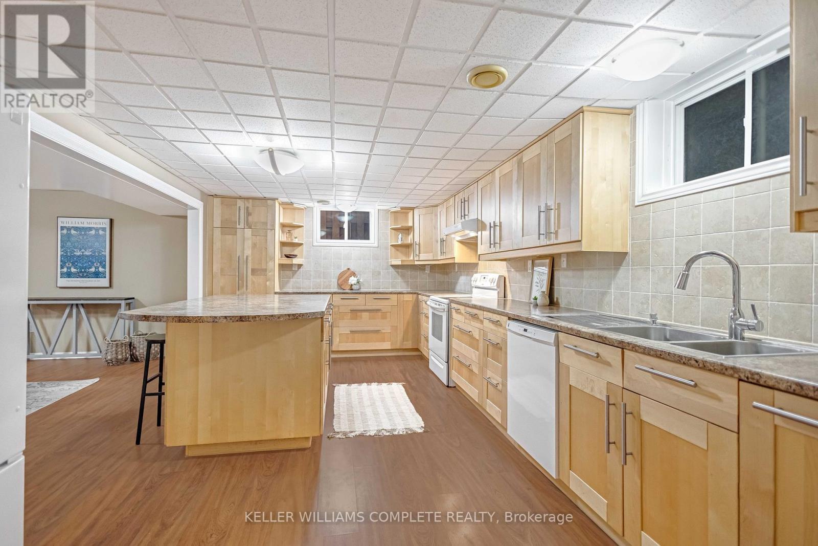 Single Family House Raised bungalow for Sale in  HEPBURN CRESCENT Hamilton (Mountview) 