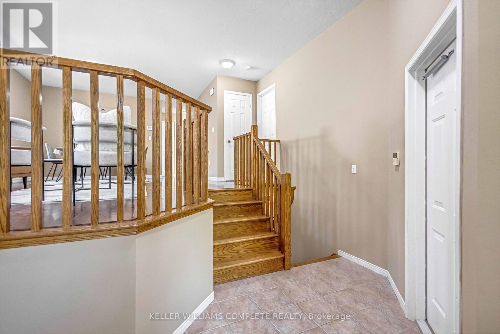 Single Family House Raised bungalow for Sale in  HEPBURN CRESCENT Hamilton (Mountview) 