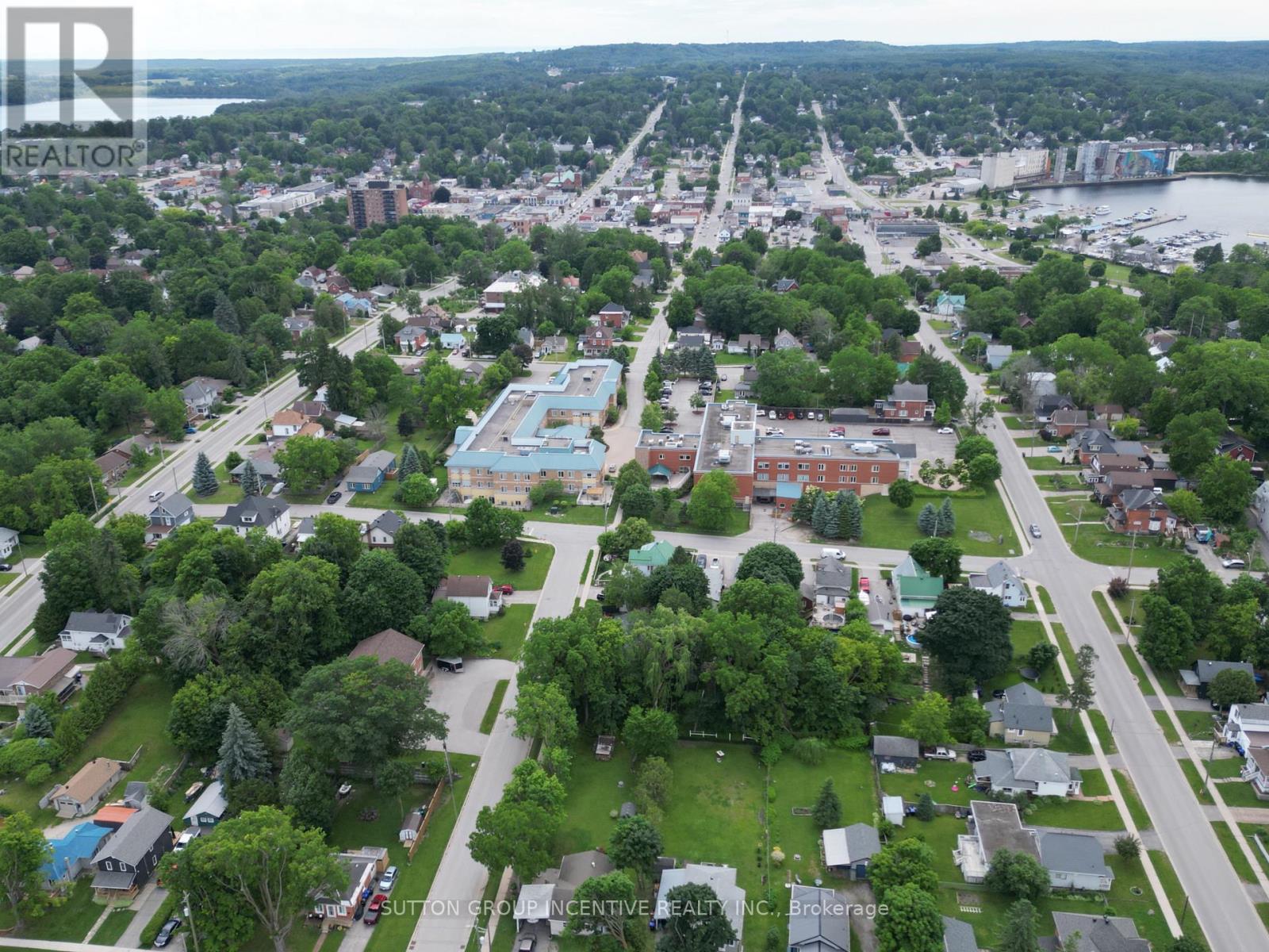 Photo 3 of 234 George Street, Midland ON
