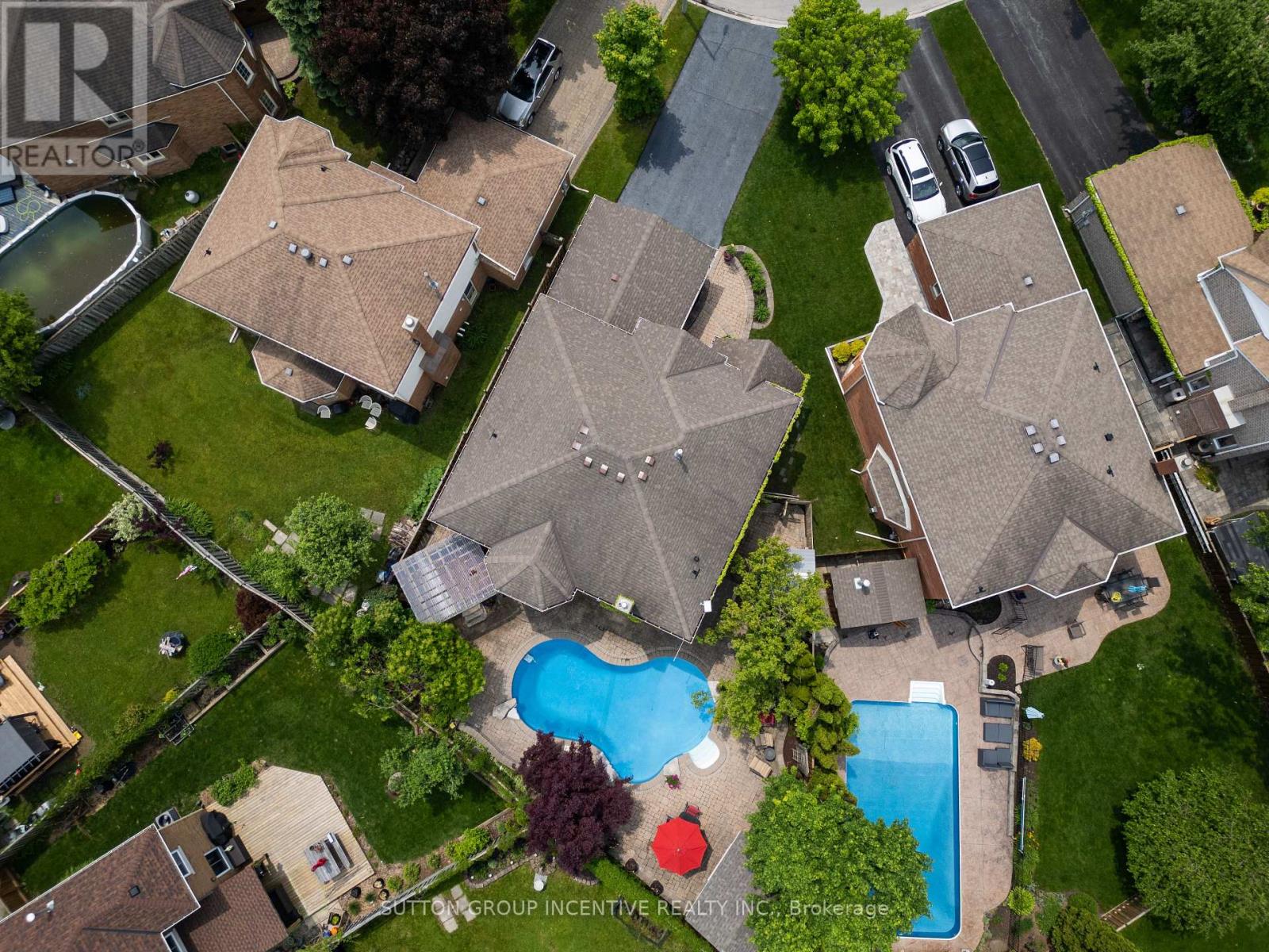 Photo 15 of 10 Gordon Court, Barrie ON