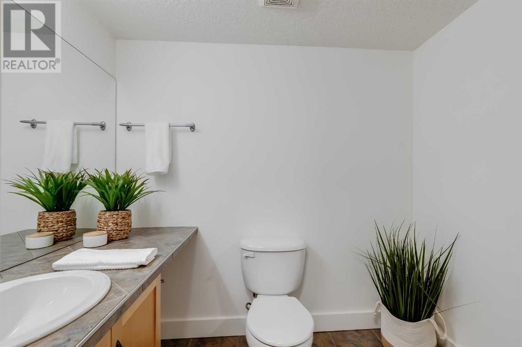 Single Family House for Sale in    Avenue NE Crescent Heights Calgary 