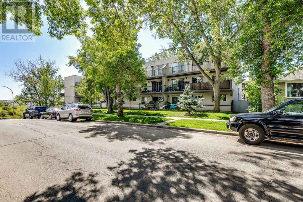 Single Family House for Sale in    Avenue NE Crescent Heights Calgary 