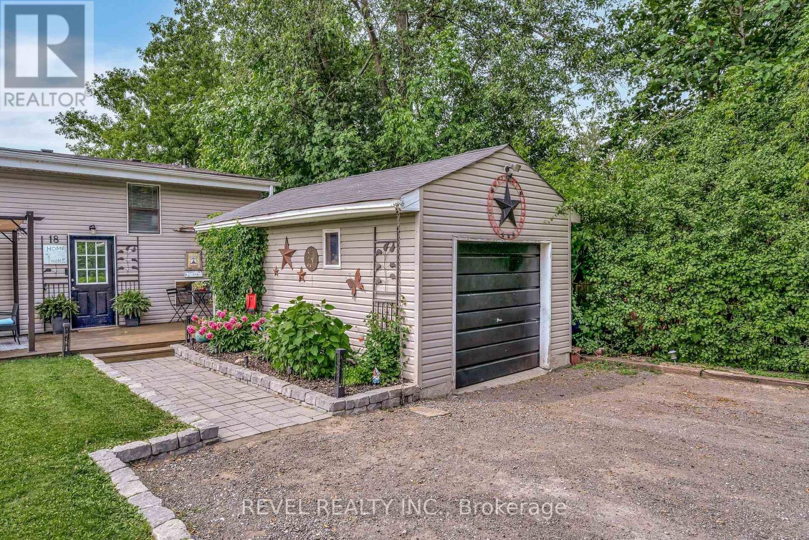 Photo 6 of 18 Armstrong Avenue, Scugog ON