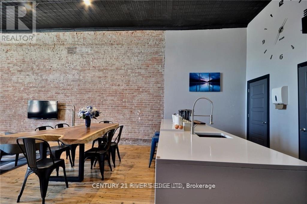 Photo 5 of 228 232 King Street W, Prescott ON
