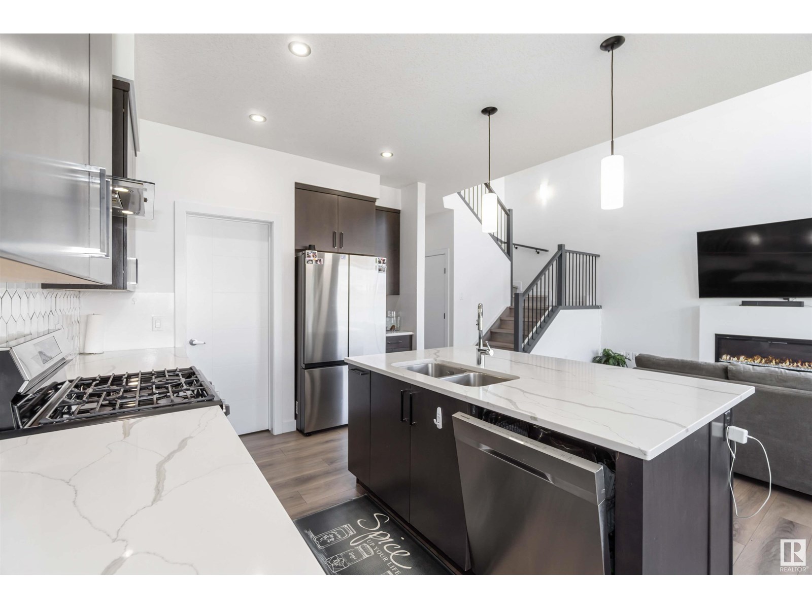 Photo 14 of 16808 30 Av Sw, Edmonton AB