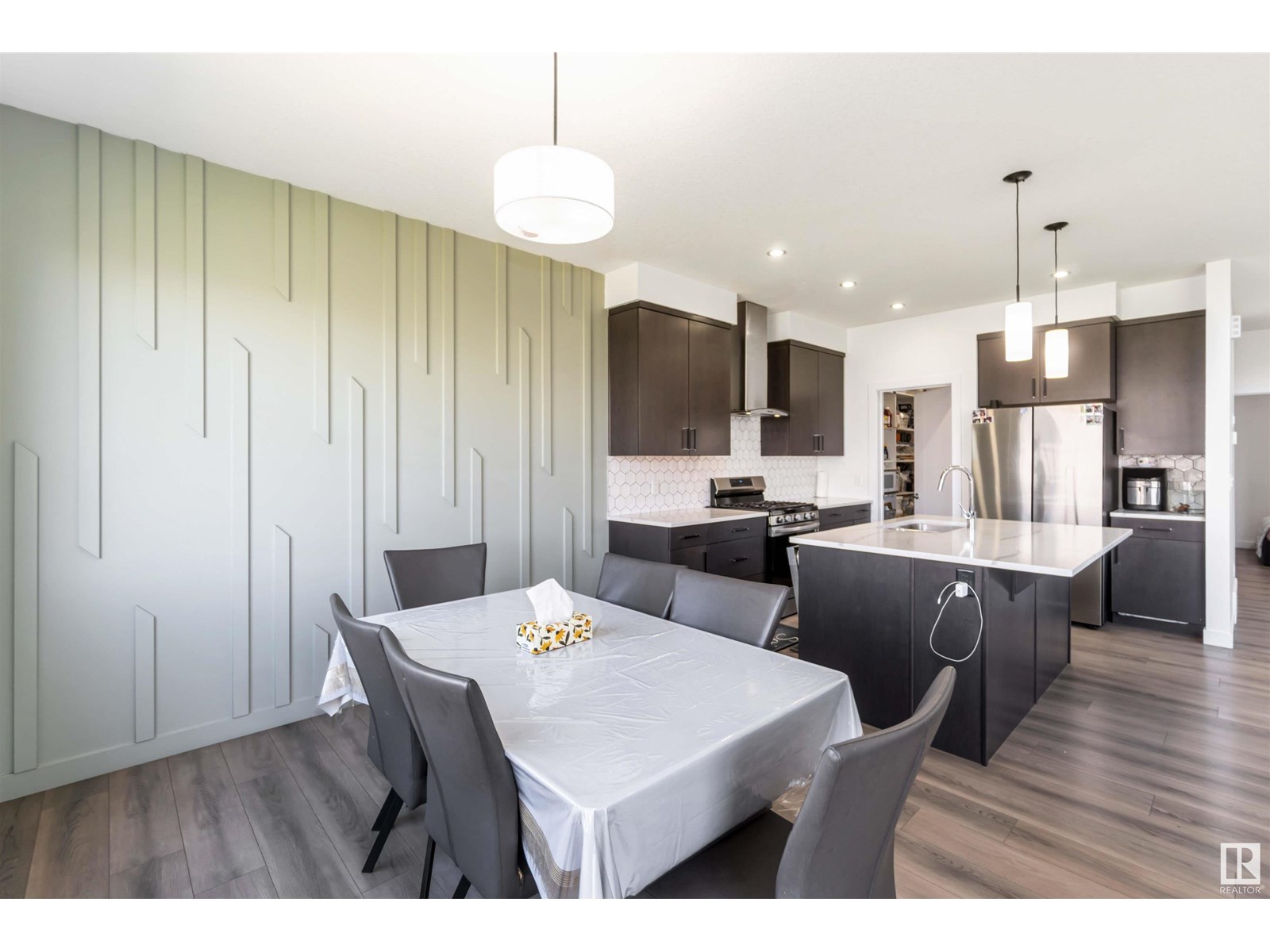 Photo 11 of 16808 30 Av Sw, Edmonton AB